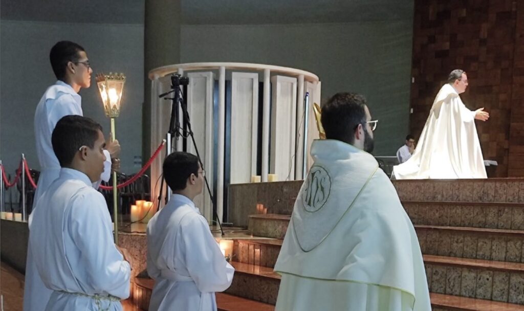 Leia mais sobre o artigo AÇÖES PARA VIVENCIAR A SEMANA SANTA