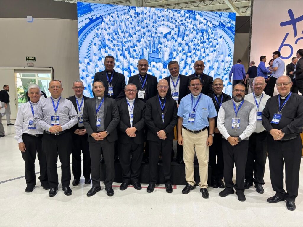 Leia mais sobre o artigo BISPOS DA REGIONAL CENTRO-OESTE NA ASSEMBLEIA