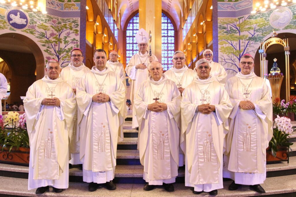 Leia mais sobre o artigo DOM AGAMENILTON EM CELEBRAÇÃO EUCARÍSTICA COM BISPOS JUBILANDOS