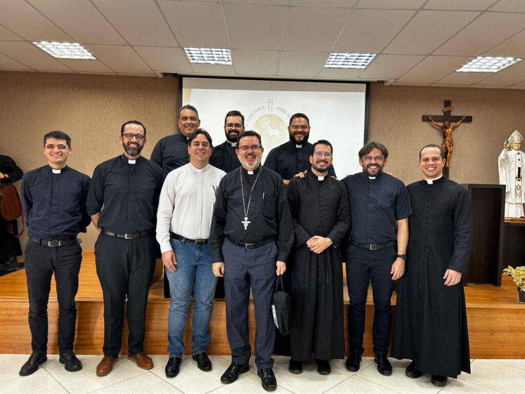 Leia mais sobre o artigo ENCONTRO DE ATUALIZAÇÃO DOS PRESBÍTEROS